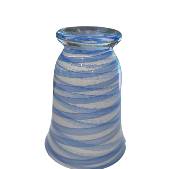 Elegant Blue and White Swirl Glass Vase - Picture 3 of 6